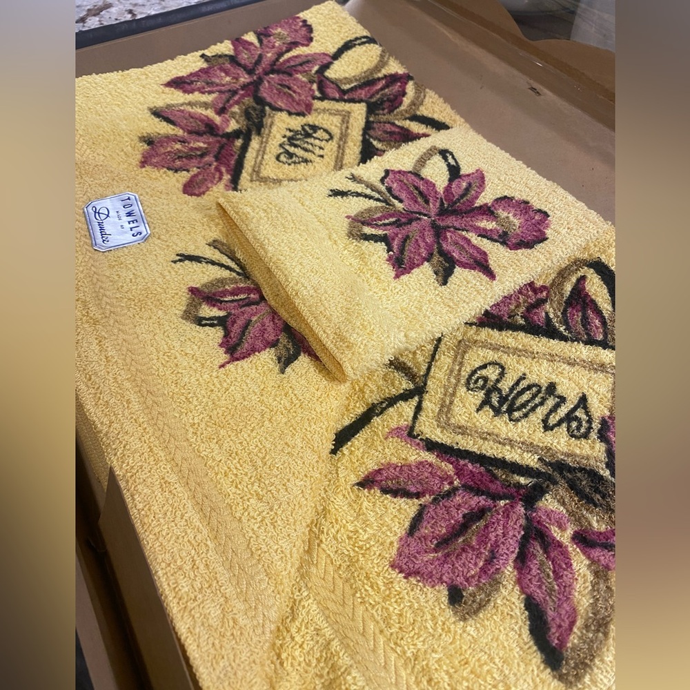 Vintage Dundee Towel Gift Set Yellow New in the box